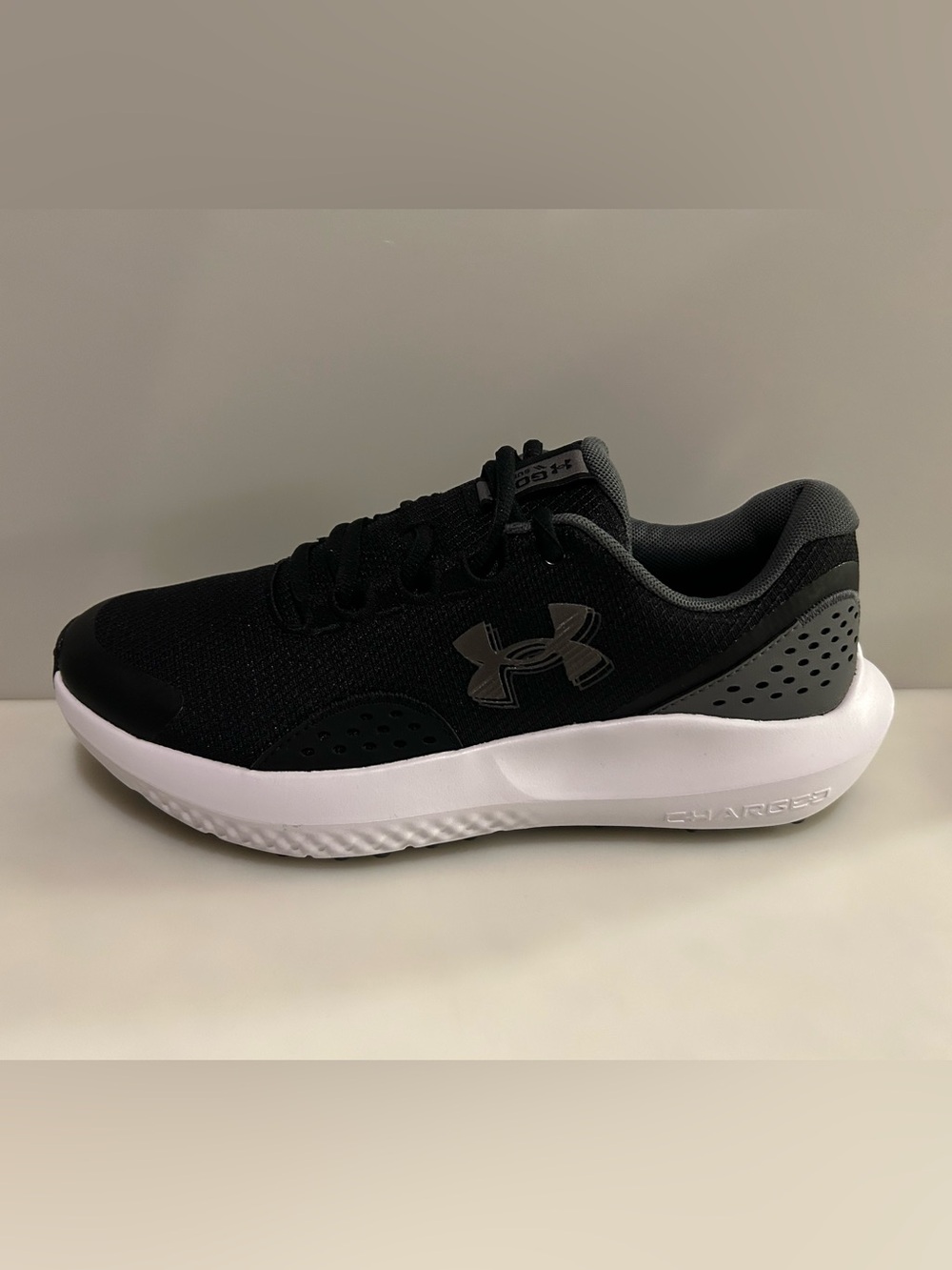 New Under Armour Men’s UA Surge Black White Golf Shoes - Size 8 / EU41 NIB